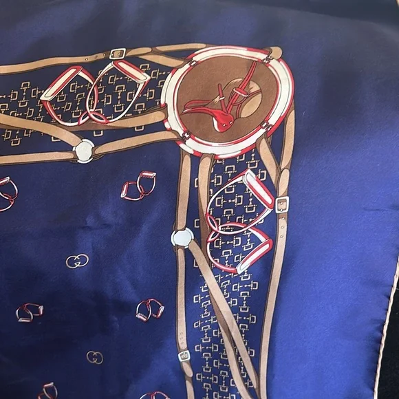 Gucci 💯 Silk blue large Scarf 35 x 35 - Picture 7 of 11